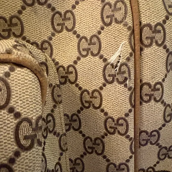 Vintage Gucci GG Supreme Canvas Garment Bag with Signature Red and Green Stripe. - Picture 15 of 16